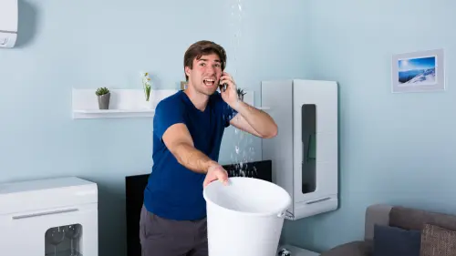 Cosa fare in caso di rottura dell’impianto idraulico in casa: 4 mosse per limitare i danni