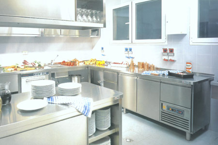 Pro e contro dell’acciaio inox in cucina