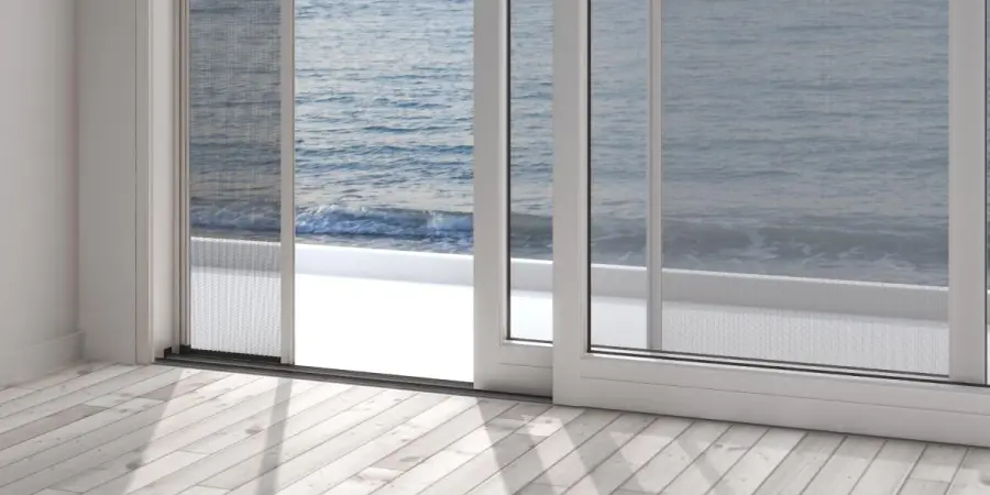 Riparazione zanzariere: quando il fai da te non basta!