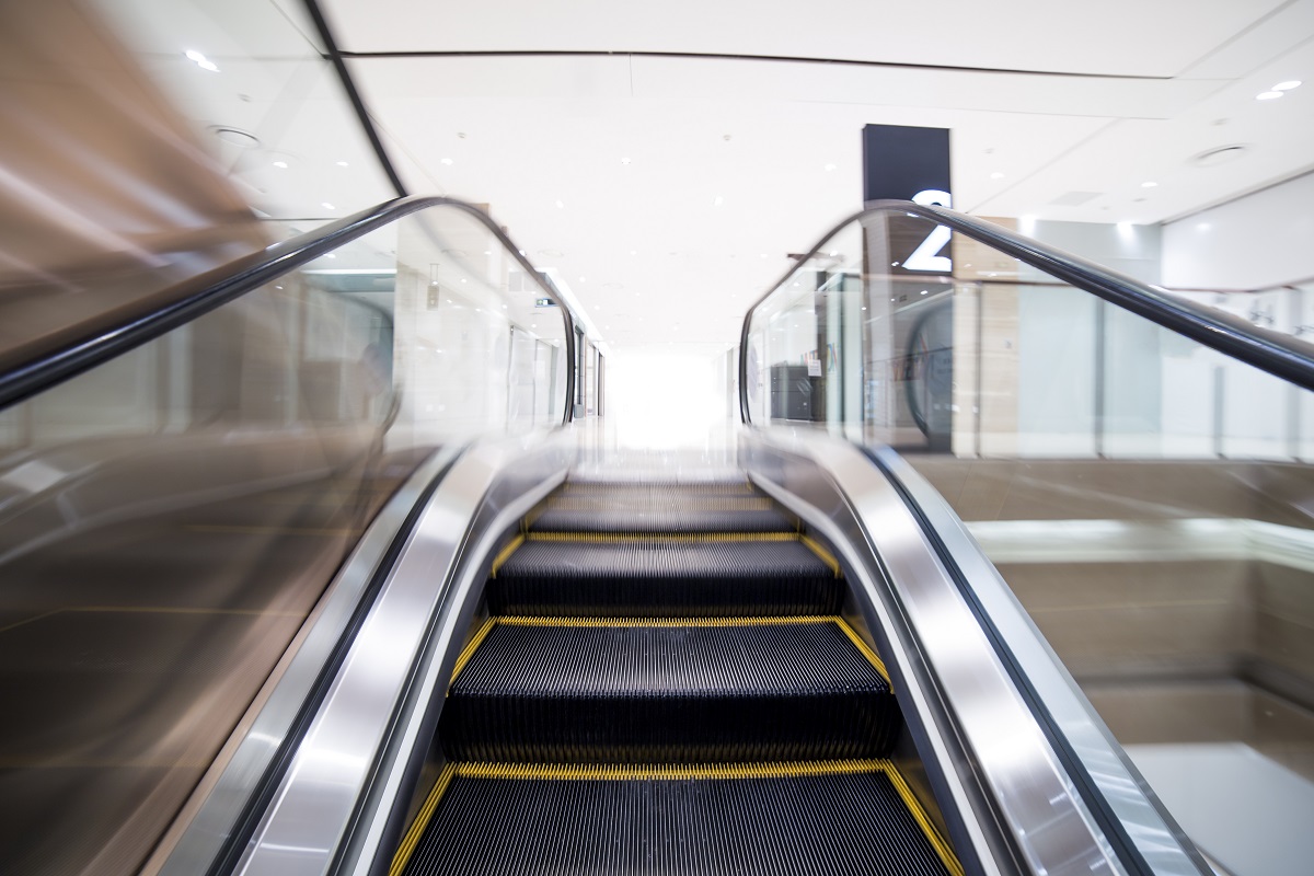 Tutti i vantaggi dell’installazione delle scale mobili